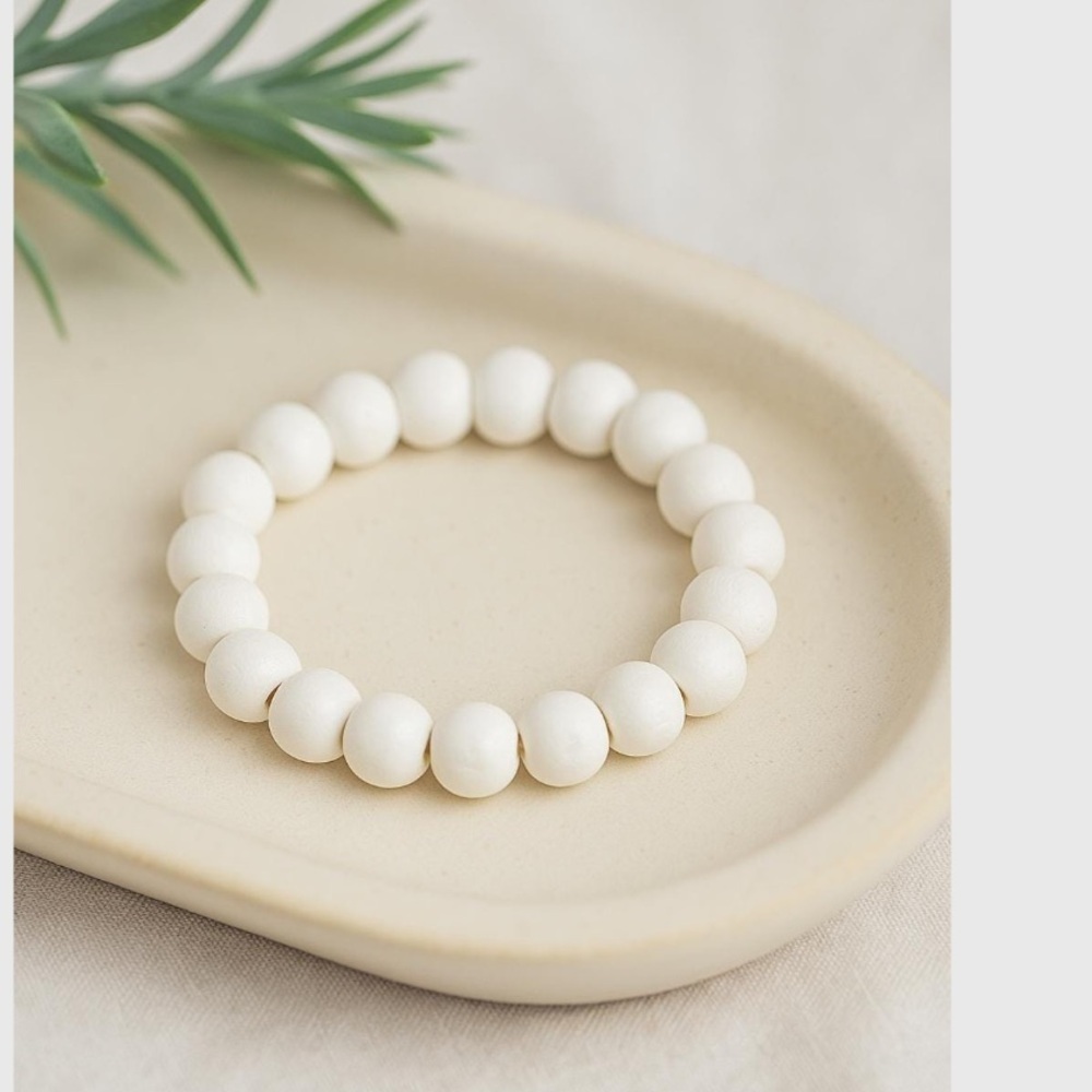 White wooden Bead Stretch Bracelet,‎ Lightweight Stackable Boho Jewelry